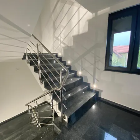 Apartment Ea Sarajevo, Free Parking, Airport Area, Rooftop Terrace Ilidža